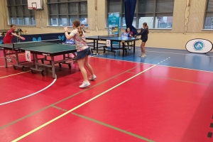 Kolejne zmagania tenisowe przy stołach  w Szkole Podstawowej w Waksmundzie. Tym razem były to Igrzyska Dzieci /4-6 klasa/ chłopców i dziewcząt na szczeblu powiatowym.