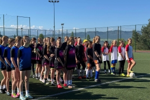  IGRZYSKA DZIECI OŚRODKA SPORTOWEGO PIENINY W  PIŁCE NOŻNEJ  DZIEWCZĄT