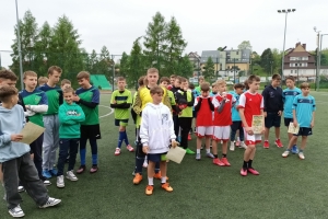 IGRZYSKA DZIECI OŚRODKA SPORTOWEGO PIENINY W  PIŁCE NOŻNEJ 