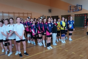  IGRZYSKA DZIECI OŚRODKA SPORTOWEGO PIENINY W  PIŁCE SIATKOWEJ DZIEWCZĄT